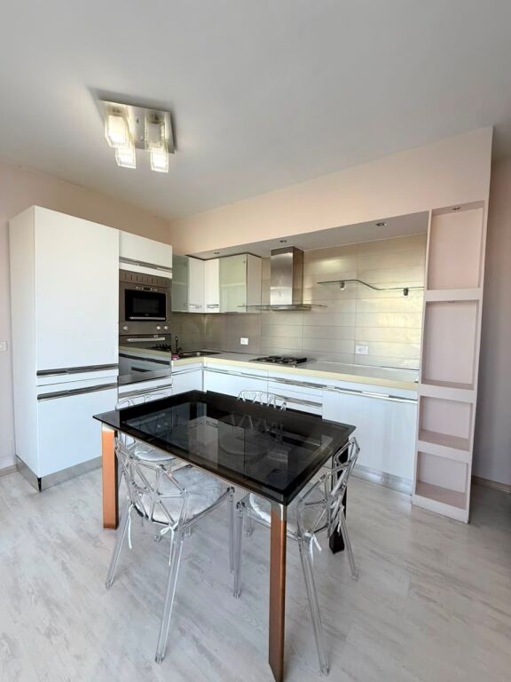 Apartment 1+1 for rent in Brryli, Tirana, 70 m². Photo 2 of 3