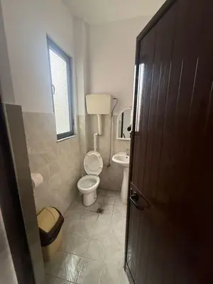 Ufficio in affitto a Parlamenti, Tirana, 35 m². Foto 2 di 4