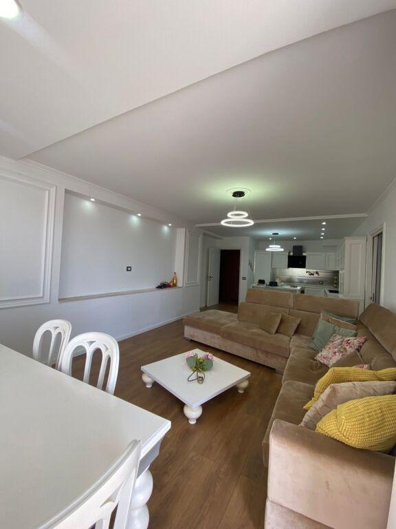 Appartamento 3+1 in vendita a Qendra e Formimit Profesional ish URT Durres, Durazzo, 94 m²