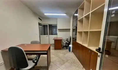 Zyrë me qera në Ish Ekspozita, Tiranë, 80 m². Foto 2 nga 3