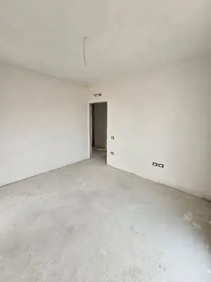 Apartament 3+1 në shitje në Rruga Karl Gega, Tiranë, 141 m². Foto 2 nga 7