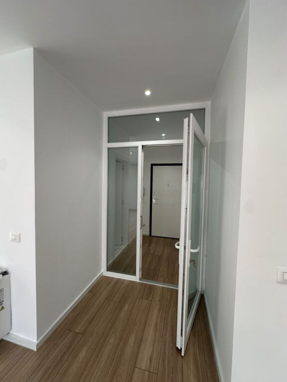 Office for rent in Myslym Shyri, Tirana, 140 m². Photo 3 of 3