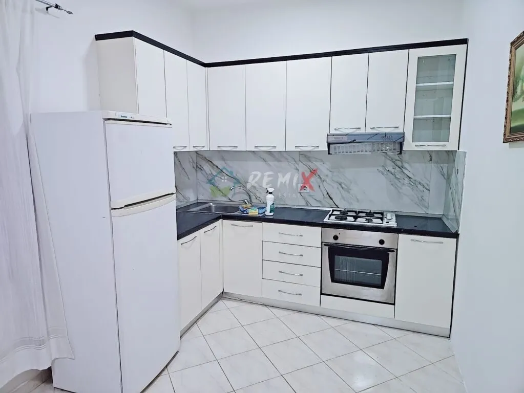 Apartament 1+1 me qera në Rruga Sulejman Pitarka, Durrës, 70 m². Foto 1 nga 12