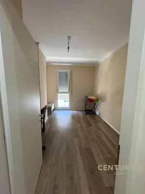 Apartament 2+1 me qera në Univers City, Tiranë, 92 m². Foto 2 nga 6