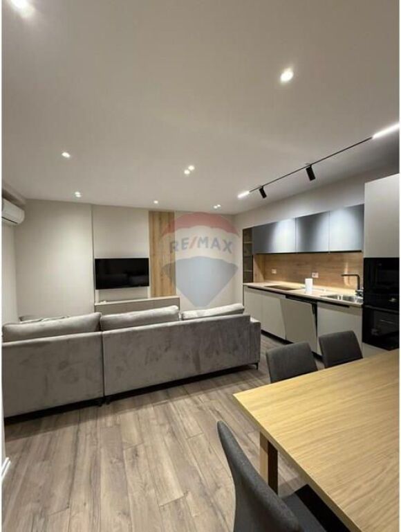 Apartament në shitje në Komuna e Parisit, Tiranë, 74 m². Foto 2 nga 3