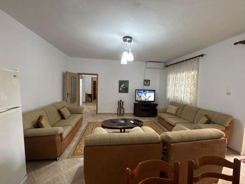 Apartament 2+1 me qera në Hipoteka, Tiranë, 90 m². Foto 2 nga 3