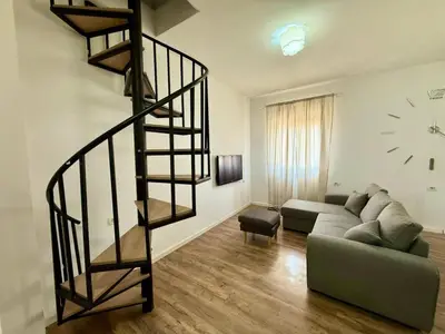 Appartamento 1+1 in affitto a Frigoriferi, Tirana, 60 m². Foto 4 di 5