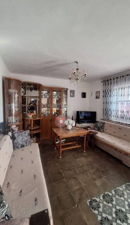 Appartamento 1+1 in vendita a Rruga Mehmet Afezolli, Coriza, 59 m²