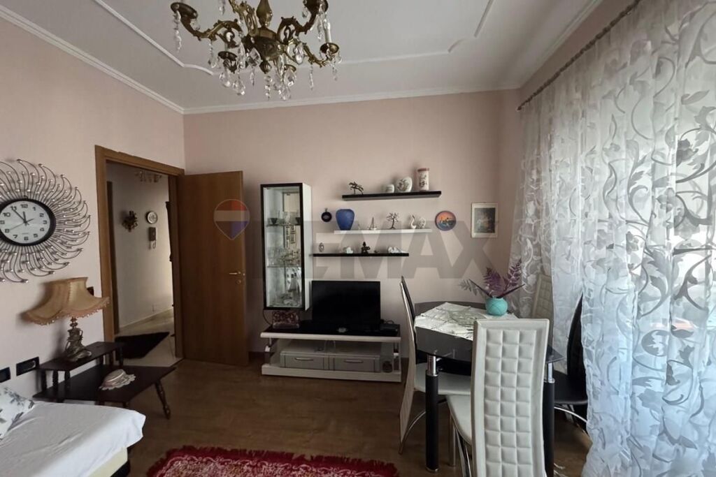 Apartment for rent in Rruga Rrapo Hekali, Tirana, 90 m². Photo 2 of 3