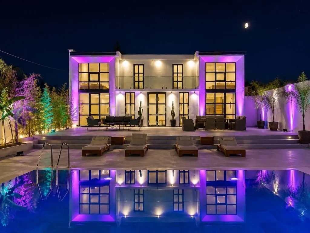 Villa in affitto a Pjeze, Durazzo, 500 m². Foto 1 di 10