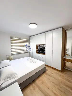 Apartament 2+1 me qera në Komuna e Parisit, Tiranë, 90 m². Foto 6 nga 7