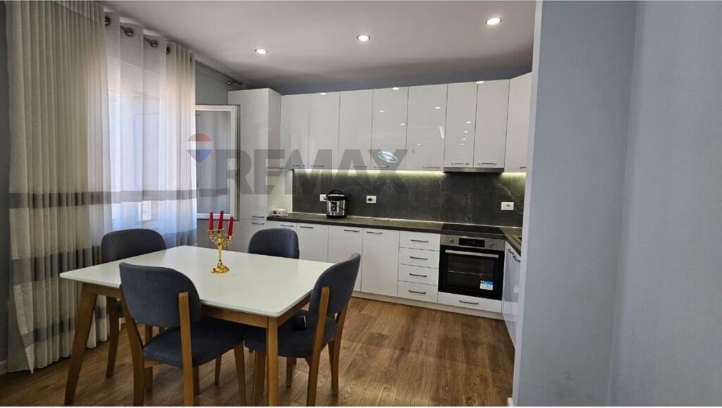 Appartamento in affitto a Zogu i Zi, Tirana, 114 m². Foto 2 di 3