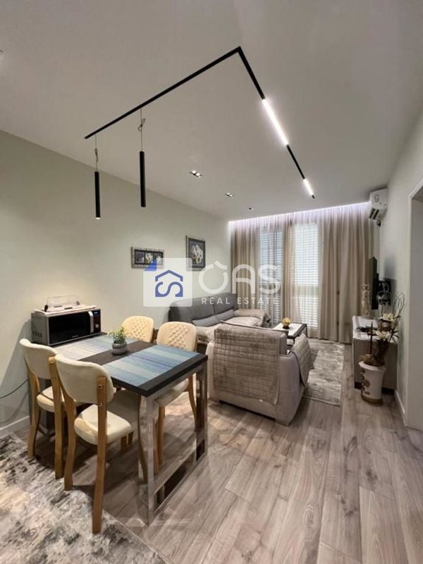 Apartament 1+1 me qera në Sheshi Skënderbej, Tiranë, 62 m²