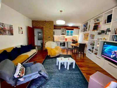 Apartament 2+1 me qera në Rruga Ali Demi, Tiranë, 84 m². Foto 3 nga 8