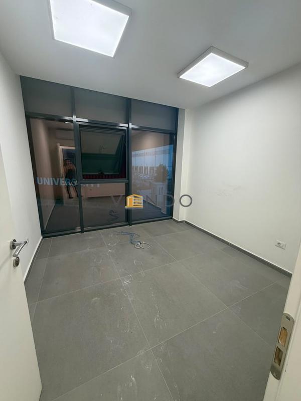 Ambient biznesi me qera në Univers City, Tiranë, 139 m²