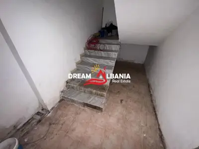 Warehouse for sale in Rruga e Durrësit, Tirana, 81 m². Photo 4 of 5