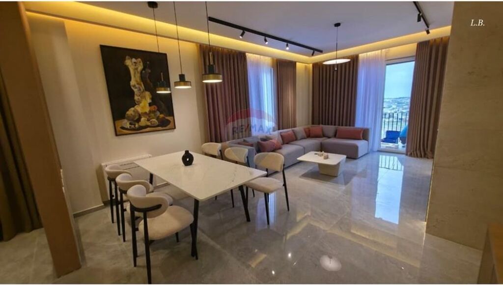 Attico in vendita a Secret Garden Residence, Tirana, 216 m². Foto 1 di 3