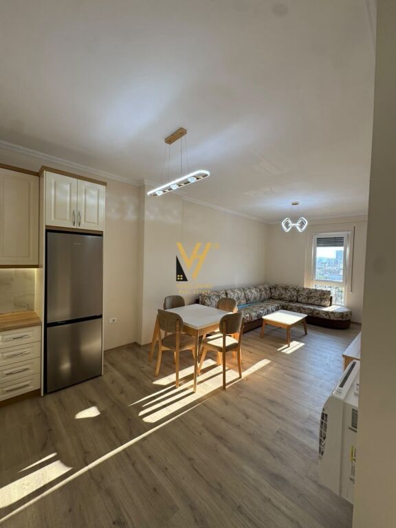 Apartament 1+1 me qera në Rruga 5 Maji, Tiranë, 73 m²