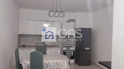 Apartament 1+1 me qera në Pallati me Shigjeta, Tiranë, 80 m². Foto 2 nga 3