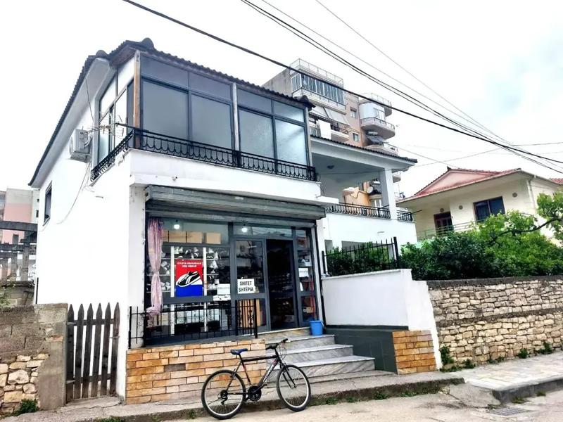 Casa indipendente in vendita a 30 vjetori, Berat, 473 m²