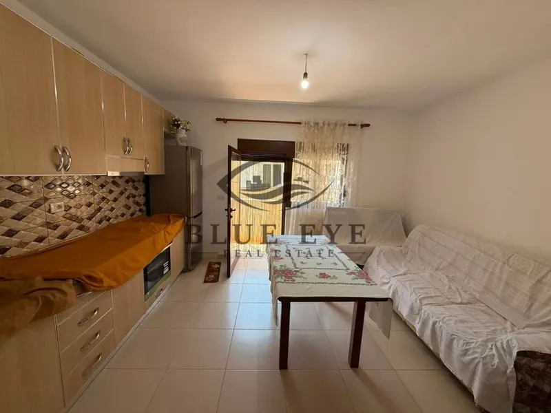 Appartamento 2+1 in vendita a Muzeumi i Dëshmorëve, Durazzo, 130 m²