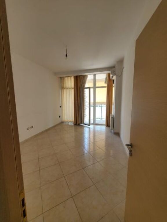 Apartment 2+1 for rent in Komuna e Parisit, Tirana, 110 m². Photo 3 of 3