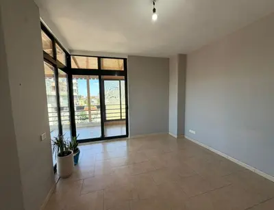Appartamento 3+1 in affitto a Selvia, Tirana, 130 m². Foto 2 di 7