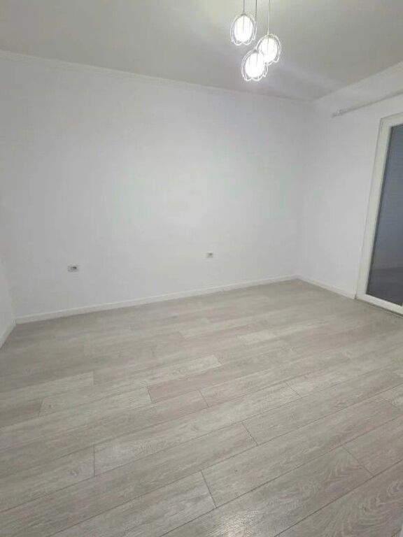 Commercial space for rent in 21 Dhjetori, Tirana, 115 m². Photo 1 of 3