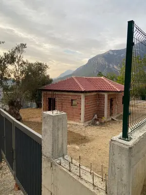 Shtëpi private në shitje në Ullinjtë e Tujanit Ancient Oliven Tree, Tiranë, 70 m². Foto 2 nga 7
