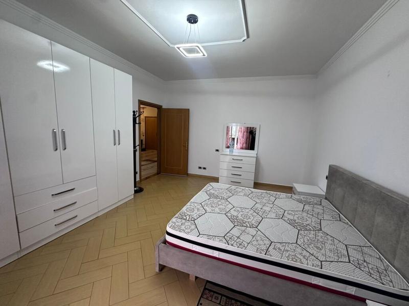 Apartament 2+1 me qera në Rruga Myslym Keta, Tiranë, 140 m². Foto 3 nga 6