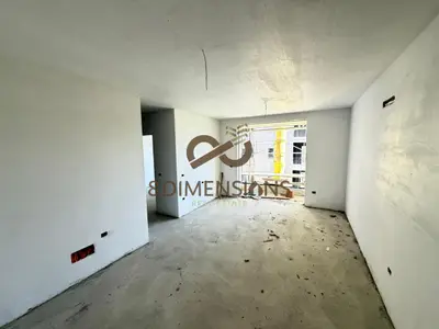 Appartamento 2+1 in vendita a Paskuqan, Kamza, 90 m². Foto 1 di 10