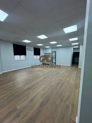 Dyqan me qera në Sheshi Skënderbej, Tiranë, 68 m². Foto 2 nga 3