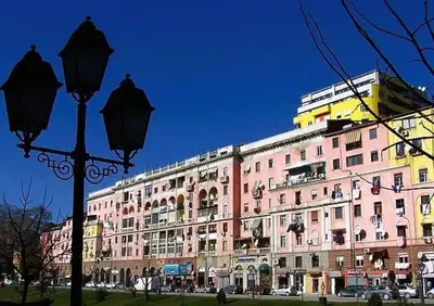 Commercial space for rent in Rruga Bardhok Biba, Tirana, 215 m². Photo 1 of 3