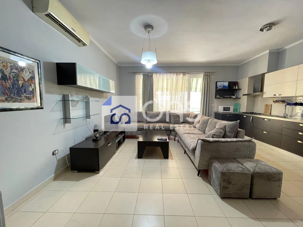 Apartament 2+1 me qera në Kopshti Zologjik, Tiranë, 119 m². Foto 1 nga 10