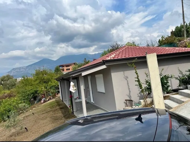 Casa indipendente 2+1 in affitto a Tirana, 100 m²