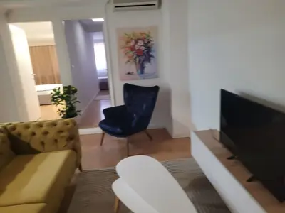 Apartament 2+1 me qera në Rruga Perlat Rexhepi, Tiranë, 85 m². Foto 3 nga 12