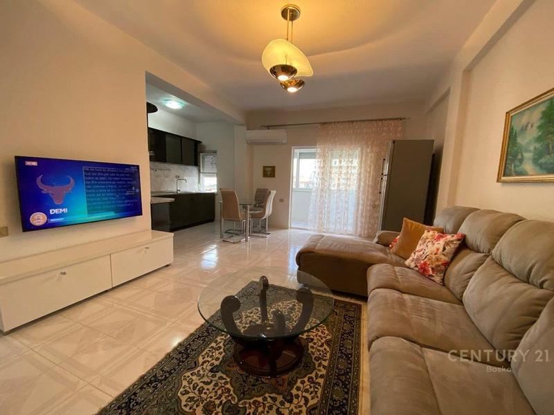 Apartament 2+1 me qera në Rruga Haxhi Hysen Dalliu, Tiranë, 110 m²