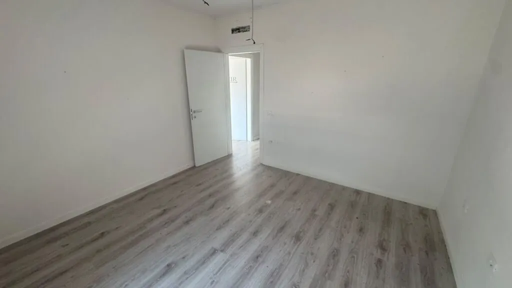 Apartament 2+1 me qera në Rruga Liman Kaba, Tiranë, 116 m². Foto 1 nga 8