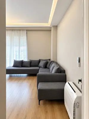 Apartament 1+1 me qera në Rruga 1 Maj, Korçë, 60 m². Foto 3 nga 12