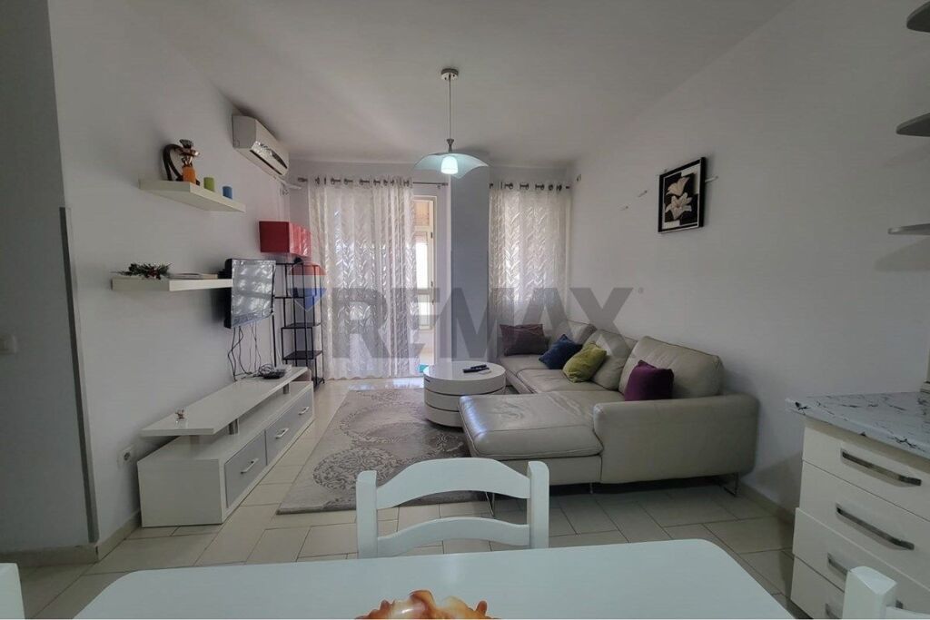 Appartamento in affitto a Yzberisht, Tirana, 92 m². Foto 2 di 3