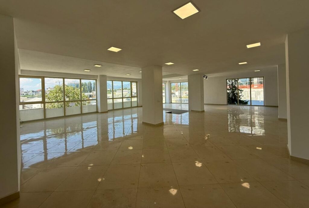 Shop for rent in Jordan Misja, Tirana, 260 m²