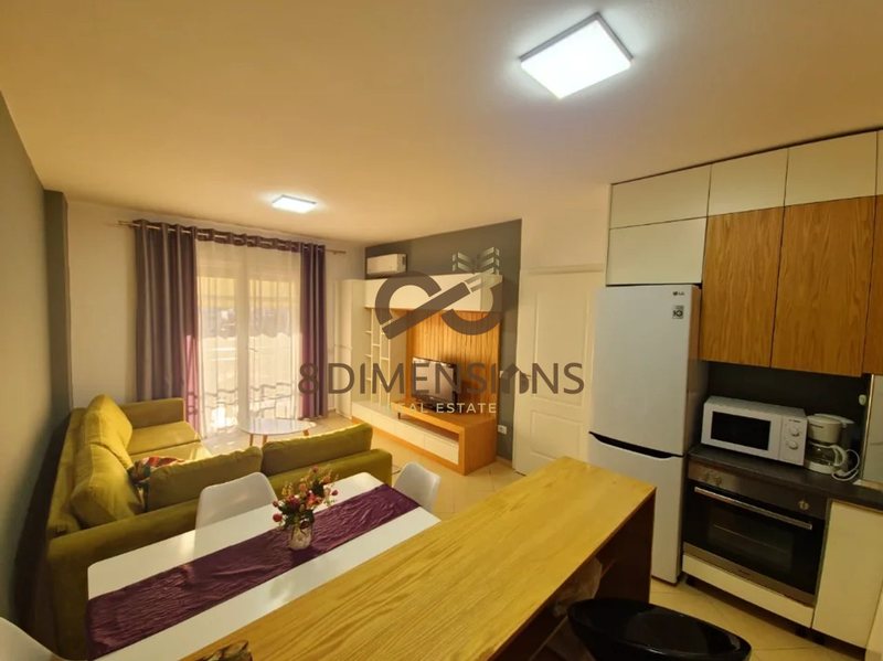 Appartamento 2+1 in affitto a Rruga 5 maj, Tirana, 85 m²