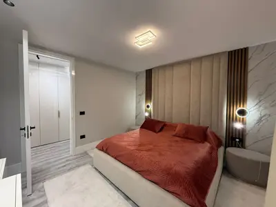 Apartament 2+1 me qera në Blloku, Tiranë, 120 m². Foto 6 nga 7