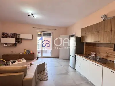 Appartamento 1+1 in affitto a Paskuqan, Kamza, 70 m². Foto 4 di 4
