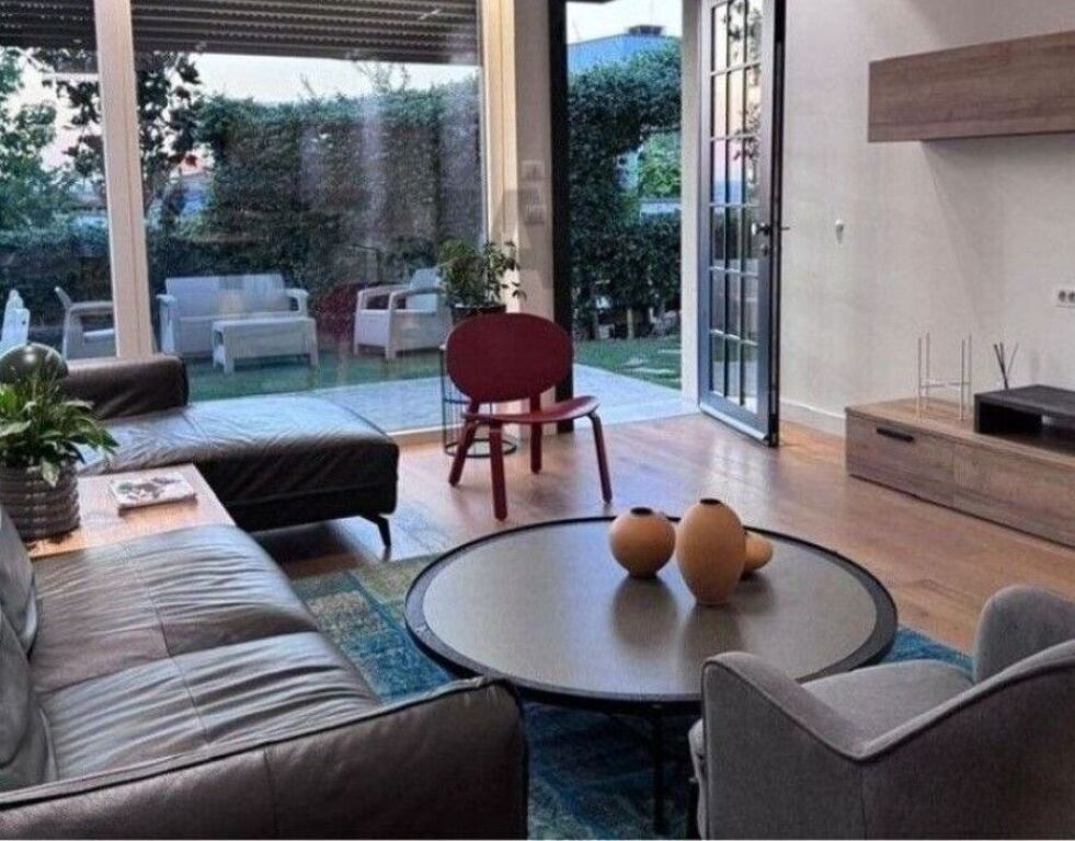 Apartment for rent in Long Hill Residence, Tirana, 120 m². Photo 1 of 3
