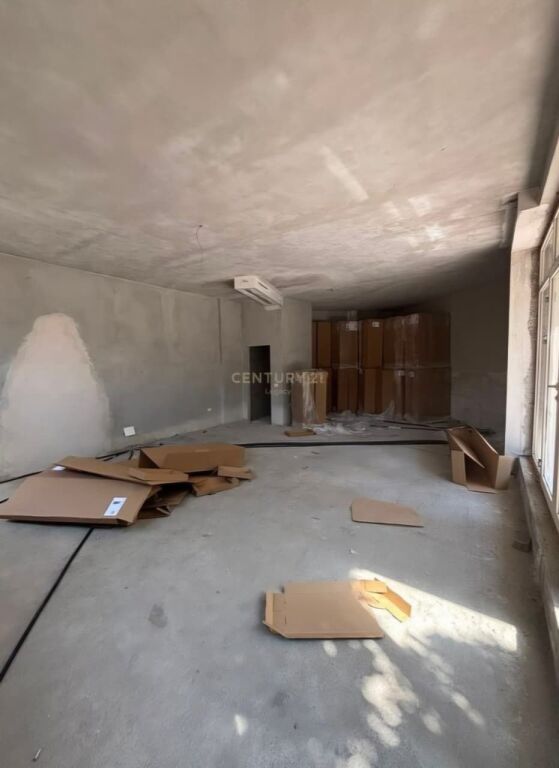 Shop for sale in Fresku, Tirana, 79 m². Photo 1 of 3