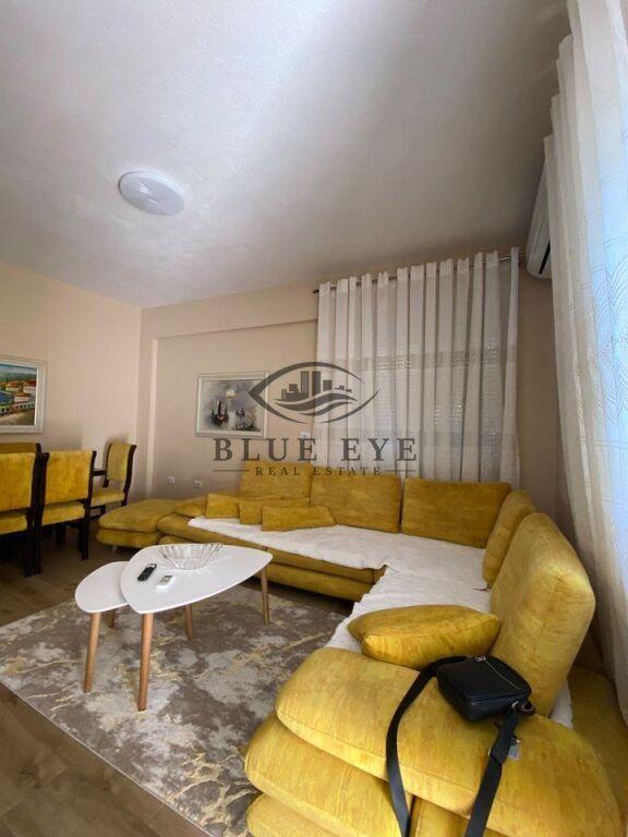 Appartamento 2+1 in affitto a Gjykata e Rrethit Gjyqësor Durrës Seksioni Penal, Durazzo, 80 m²