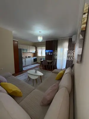 Apartament 1+1 në shitje në Rruga Gjergj Arianiti, Vlorë, 78 m². Foto 2 nga 7