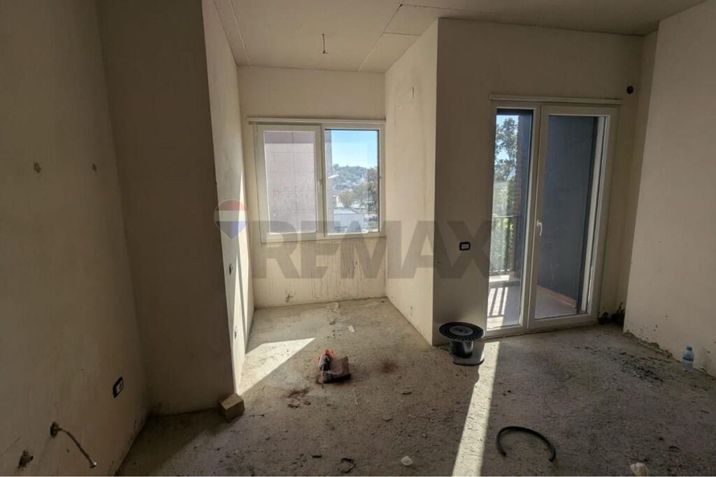Appartamento in vendita a Pallati me Shigjeta, Tirana, 49 m². Foto 3 di 3