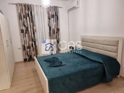 Apartament 2+1 me qera në Stacioni i Trenit, Tiranë, 90 m². Foto 2 nga 6